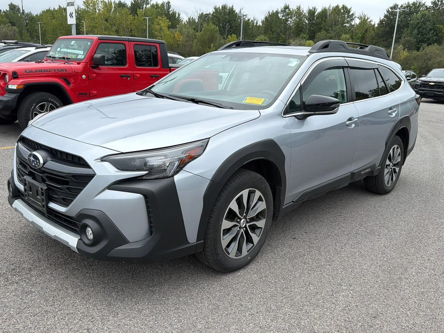 Used 2025 Ice Silver Metallic Subaru Limited image 6