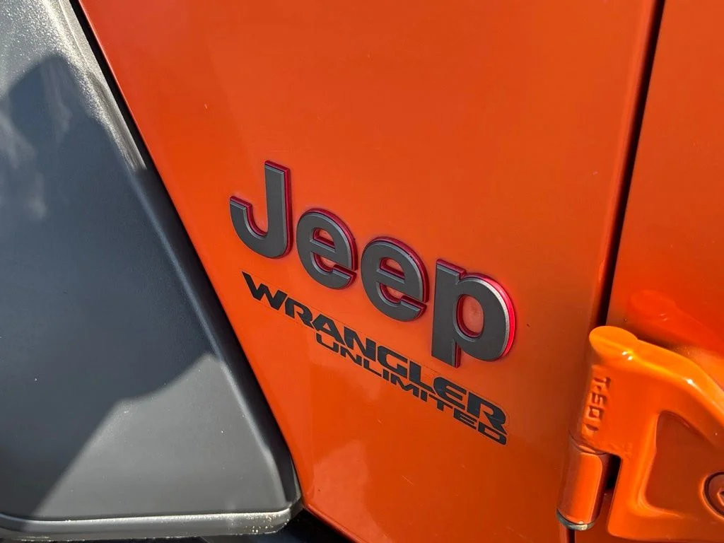 Used 2018 Orange Jeep Unlimited Rubicon image 29