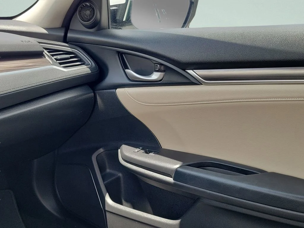 Used 2019 White Honda EX-L image 13