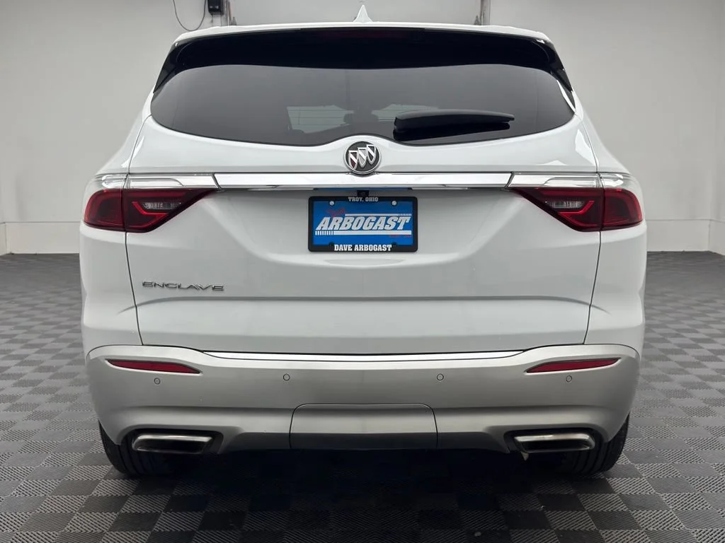 Used 2023 Summit White Buick Essence image 8