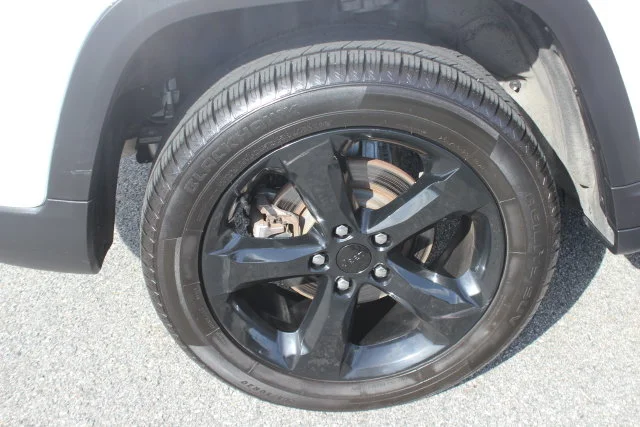 Used 2023 White Jeep Altitude X image 36