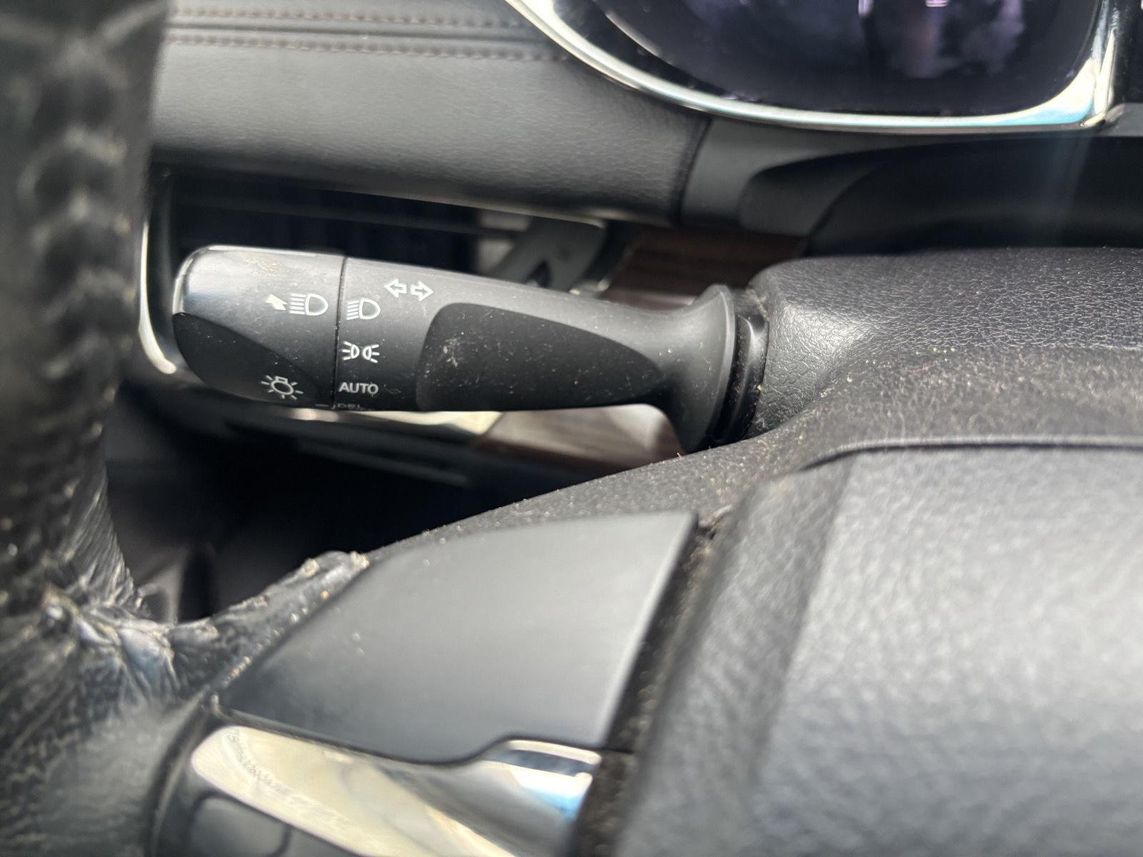 Used 2014  TOYOTA  image 12