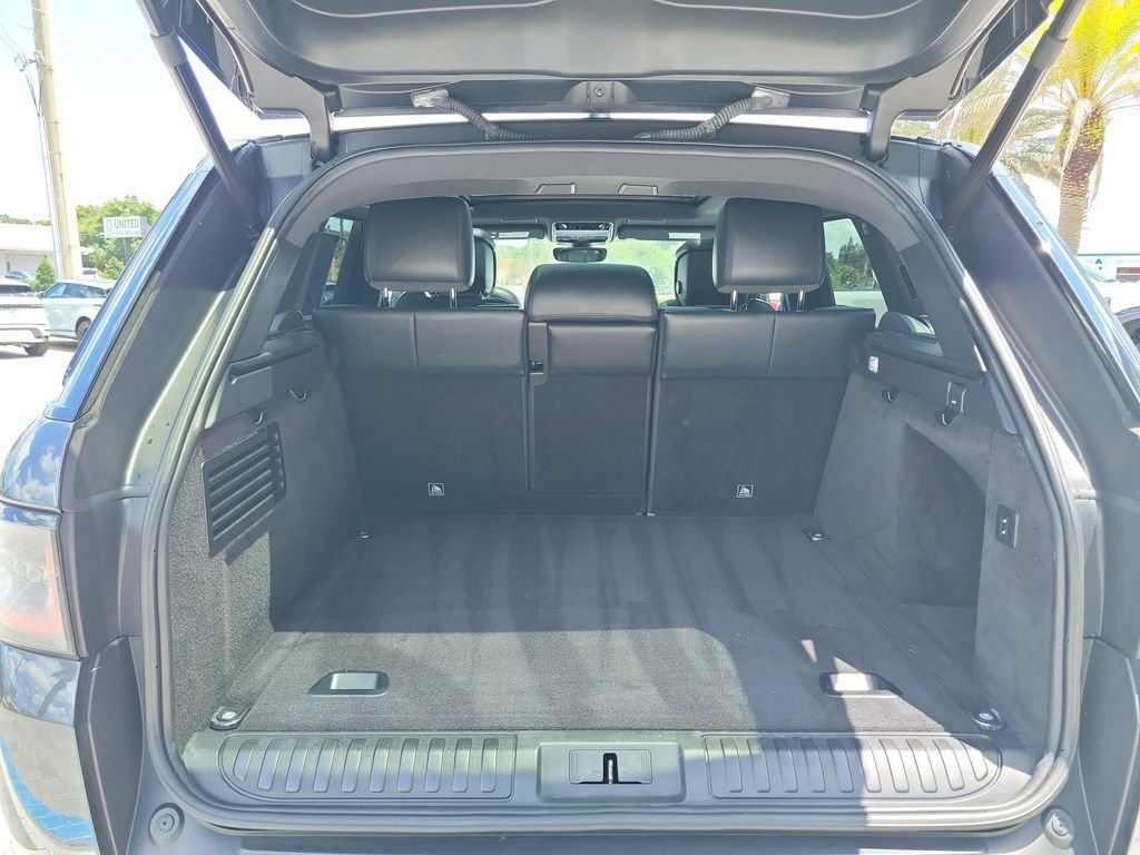 Used 2022 Carpathian Grey Premium Metallic Land Rover Autobiography image 11