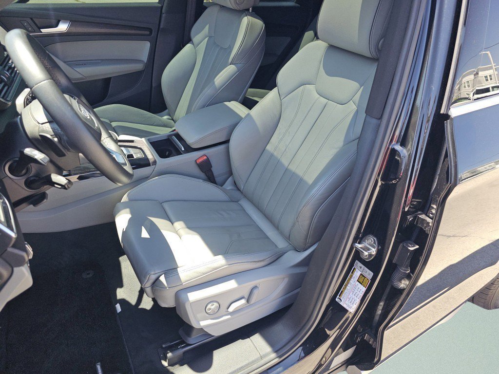 Used 2022 Black Metallic Audi 45 S line Premium image 6