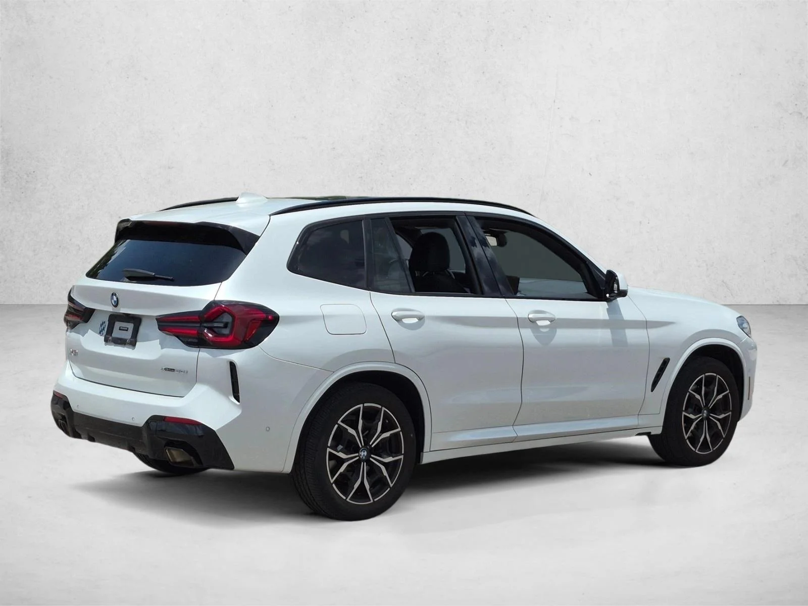 Used 2023 Mineral White Metallic BMW xDrive30i image 5