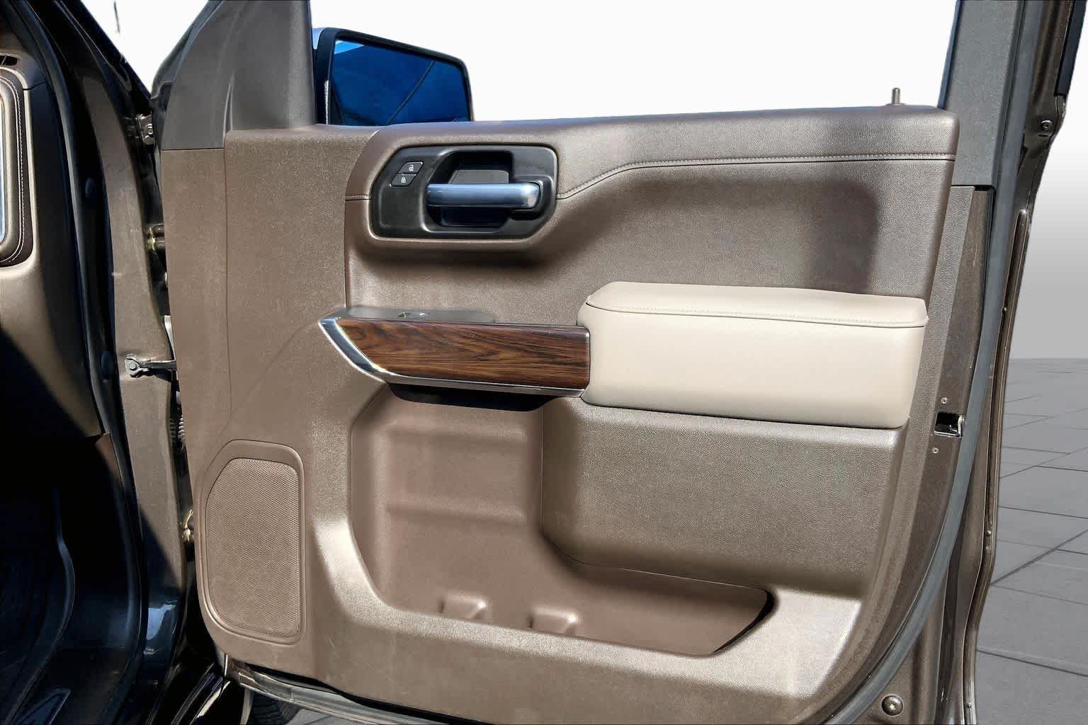 Used 2021 Brownstone Metallic GMC SLT image 23