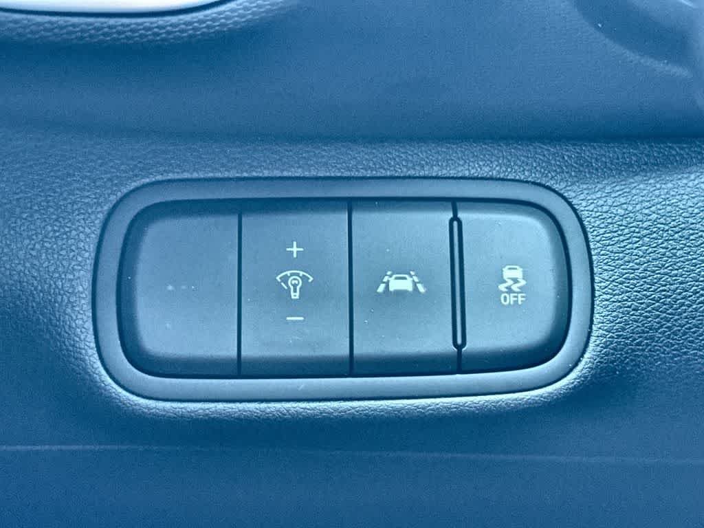 Used 2021 Intense Blue Hyundai SE image 17