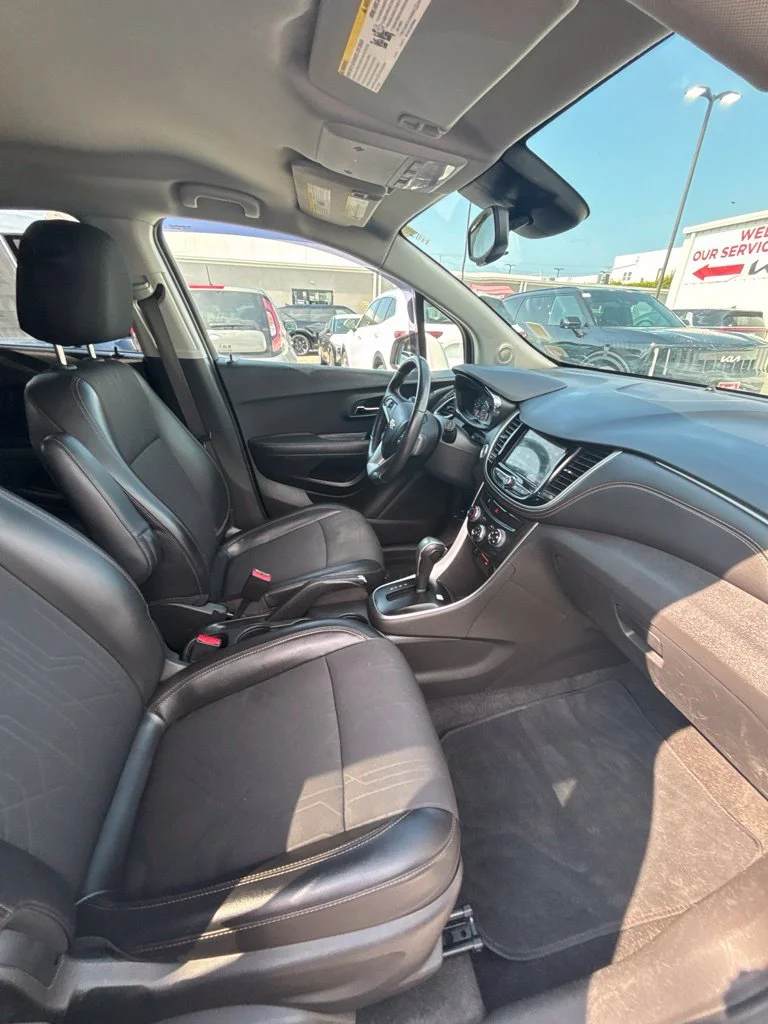 Used 2019 White Chevrolet LT image 23