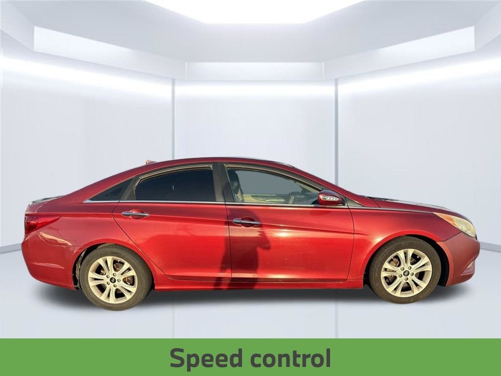 Used 2011 Red Hyundai Limited image 18