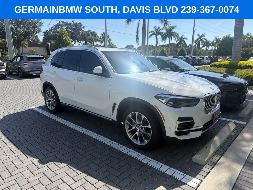 Used 2022 Alpine White BMW xDrive40i image 2
