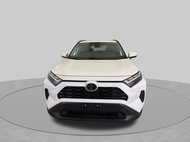 Used 2025 Ice Toyota XLE image 2