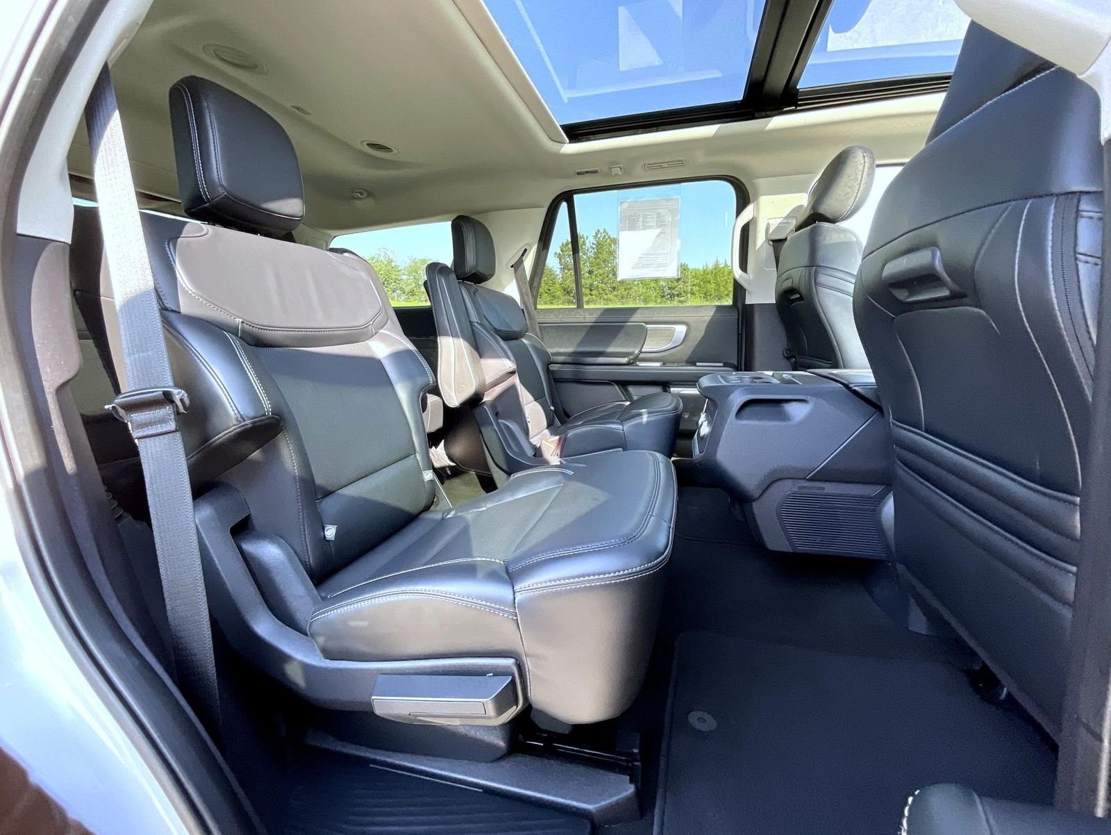 Used 2025 Silver Ford Platinum image 22