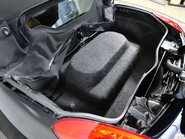 Used 2006 Black Pontiac Base image 10