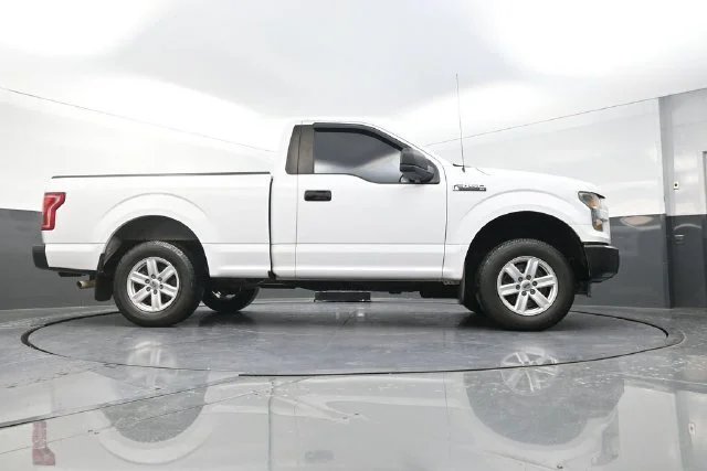 Used 2016 White Ford XL image 34