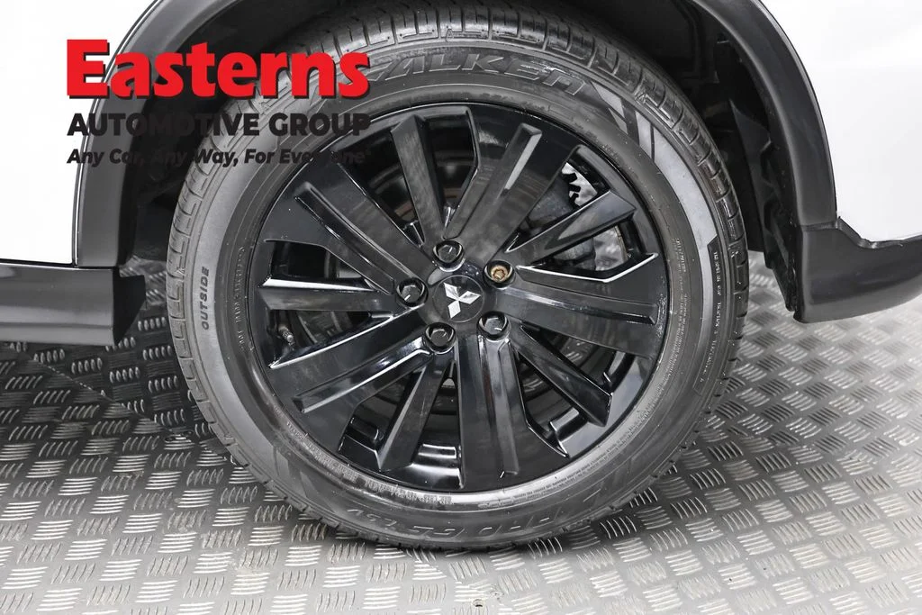 Used 2023 White Mitsubishi 2.0 LE image 8