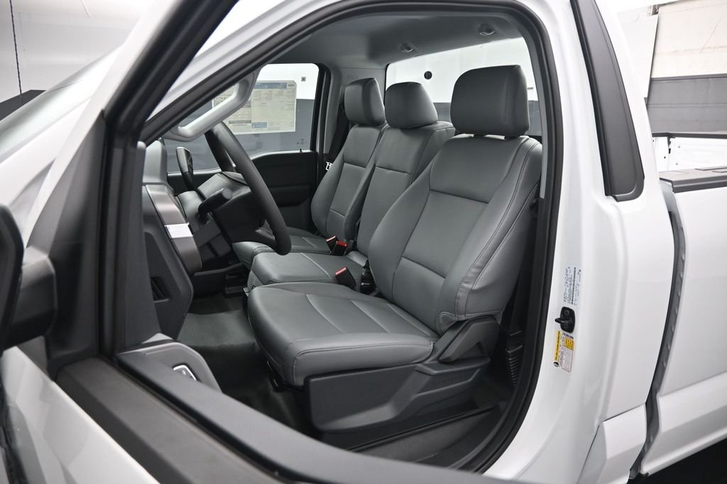 New 2026 Oxford White Ford XL image 7