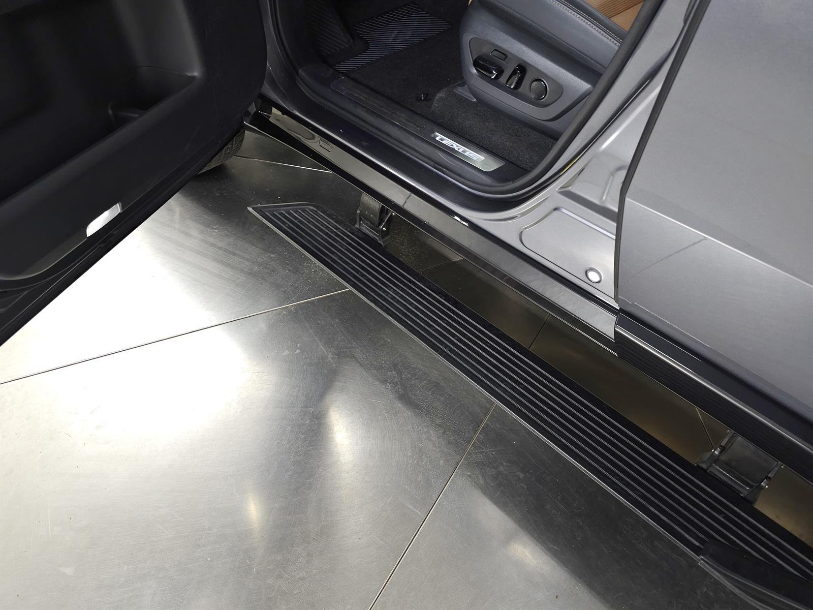 Certified Used 2025 Nebula Lexus LUXURY+ image 24