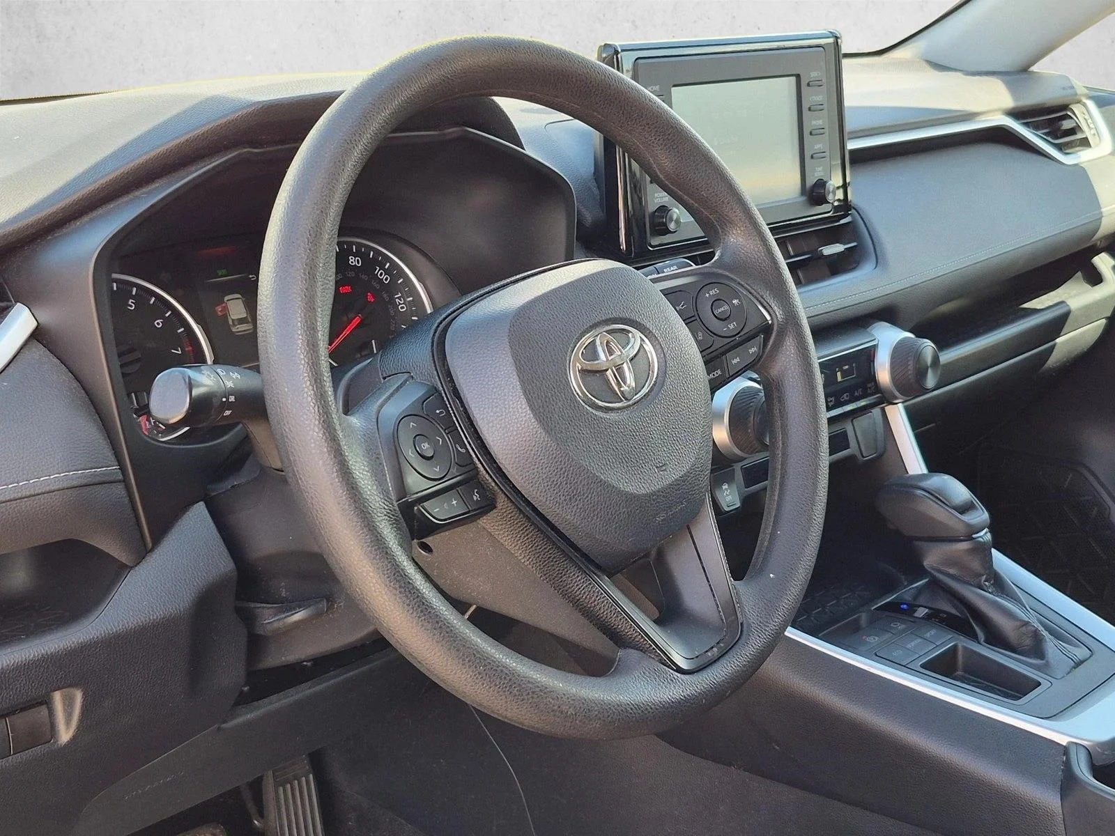 Used 2019 Magnetic Gray Metallic Toyota LE image 4