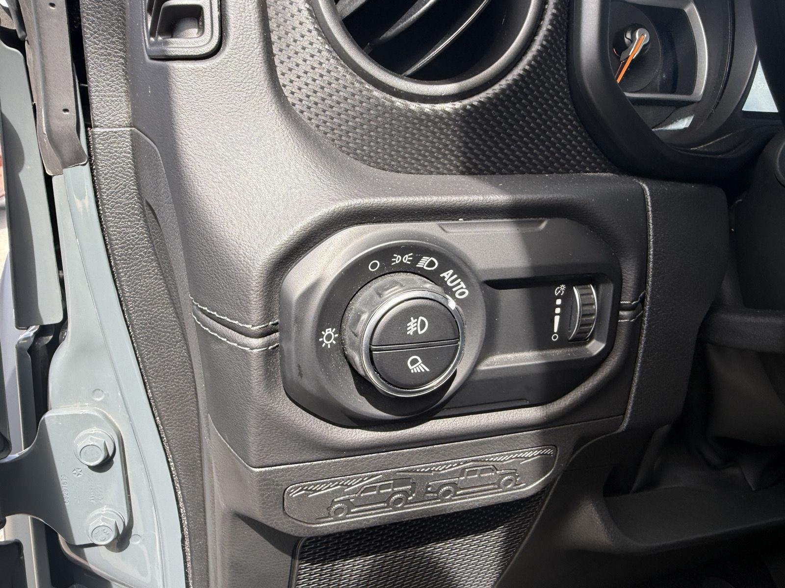 Used 2025 Anvil Clearcoat Jeep Rubicon image 23