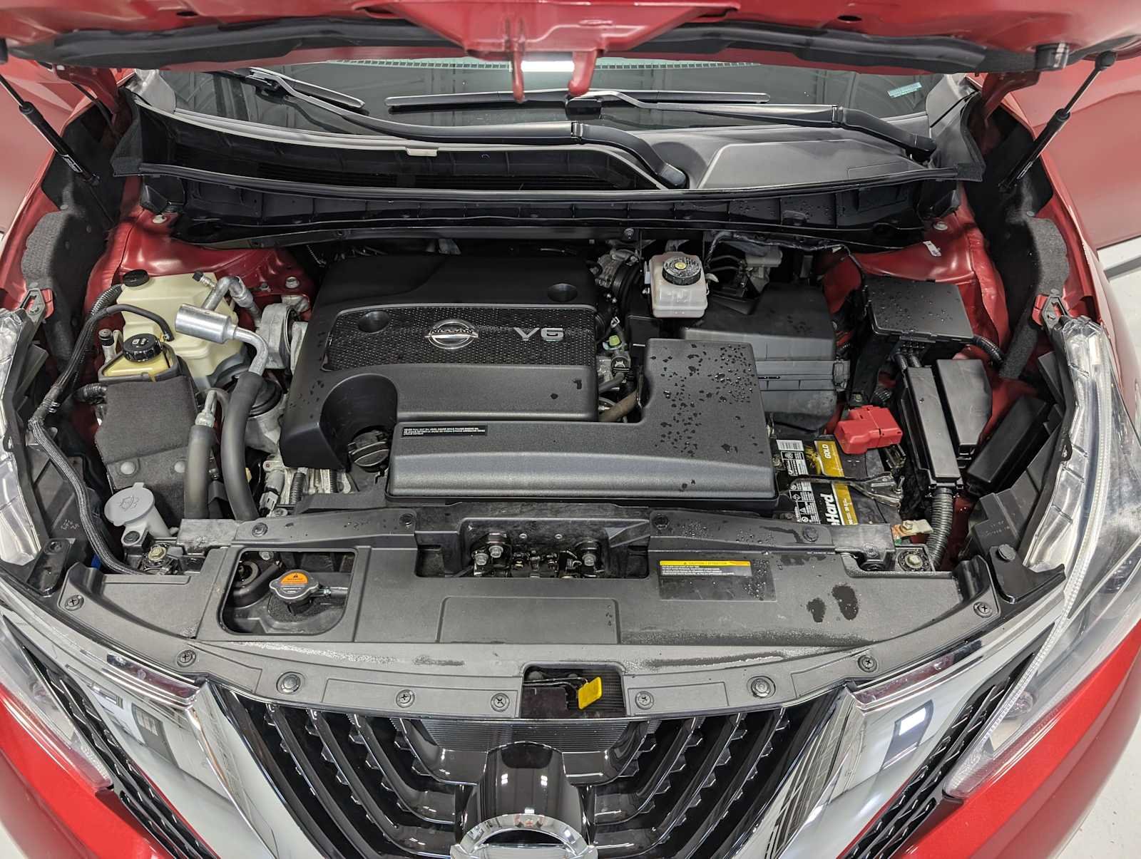 Used 2018 CAYENNE RED Nissan SL image 14