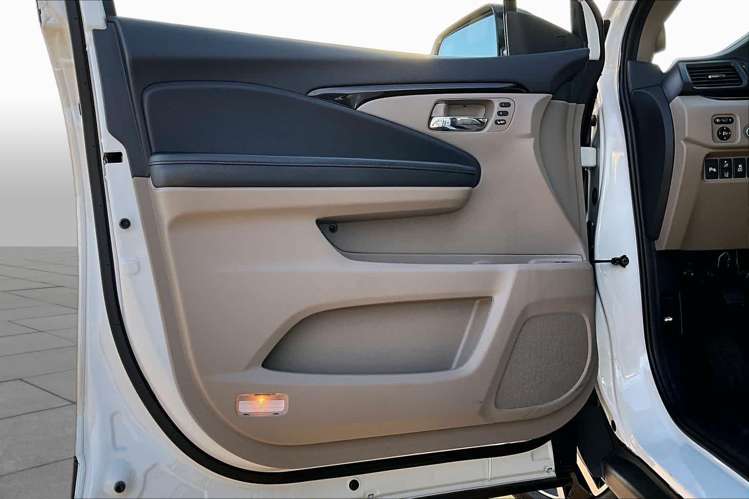Used 2020 Platinum White Pearl Honda Elite image 21
