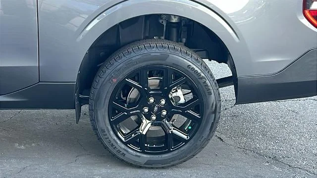 New 2025 Carbonized Gray Metallic Ford XLT image 24