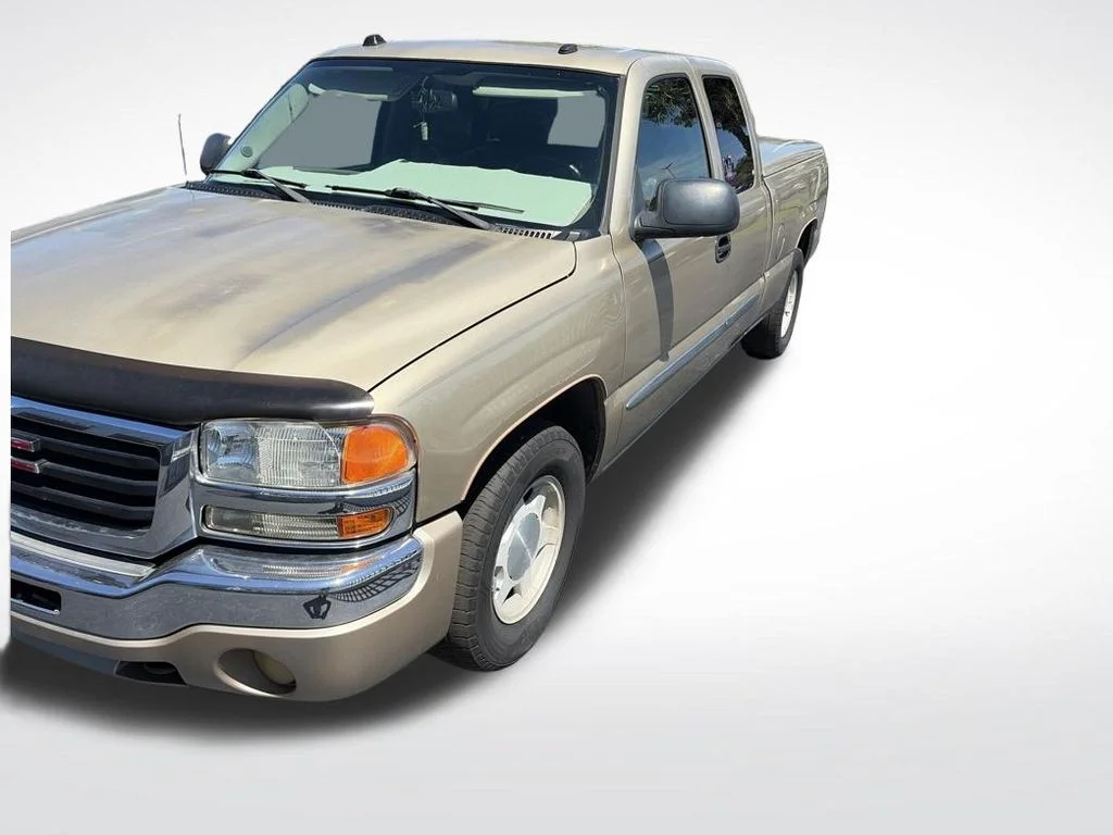 Used 2004 Sand Beige GMC SLT image 4