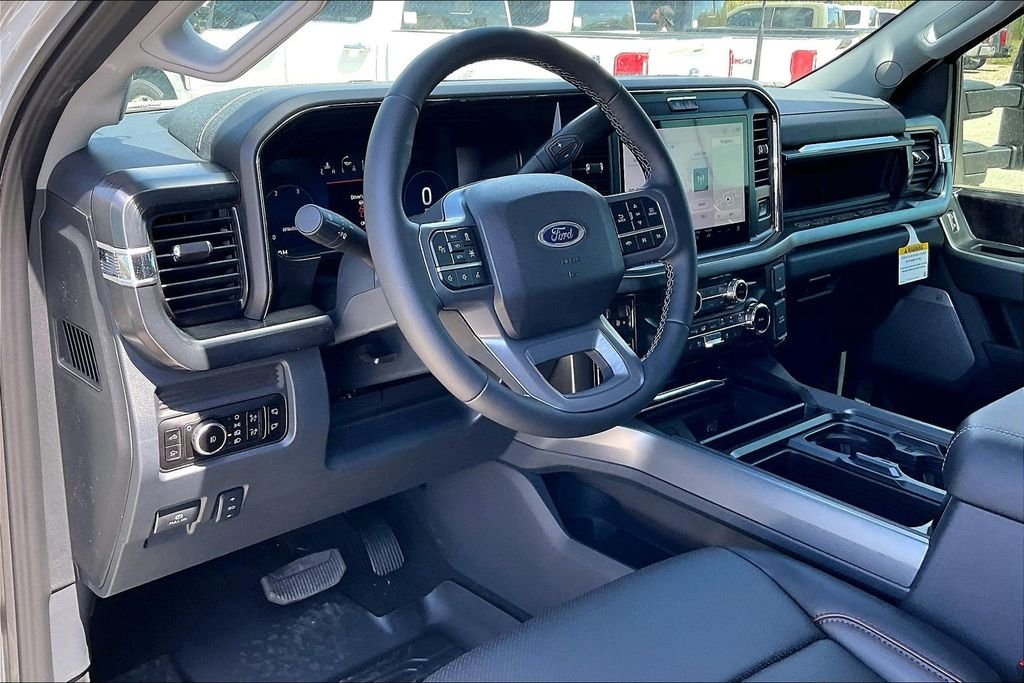 New 2026 Ford Super Duty F-250 Lariat 4D Crew Cab