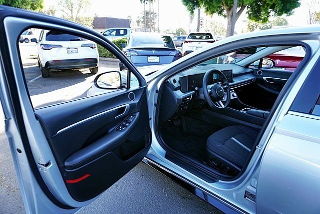 Used 2024 Silver Hyundai SEL image 34