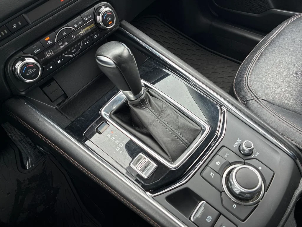 Used 2018 Red Mazda Grand Touring image 17