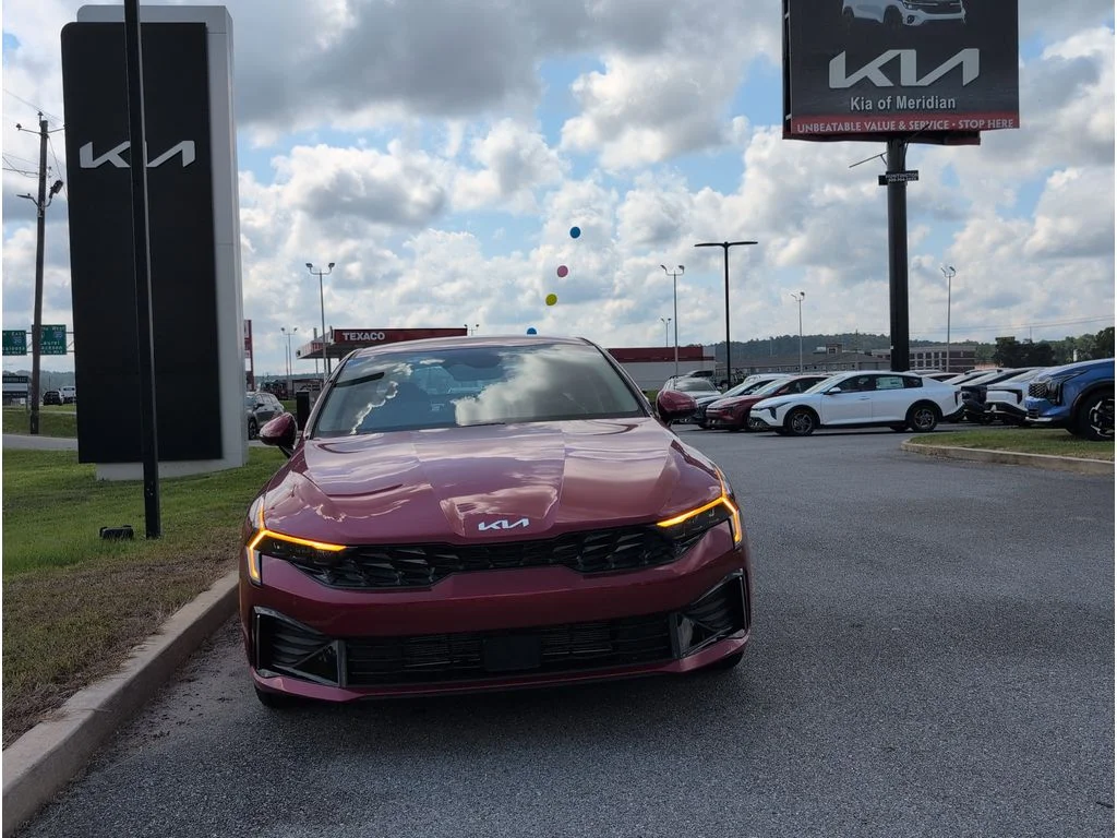 2025 Kia K5 LXS - Photo 8