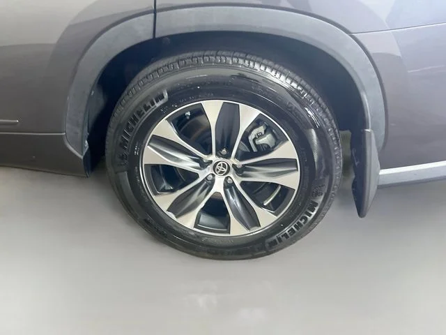 Used 2021 Magnetic Gray Metallic Toyota XLE image 25