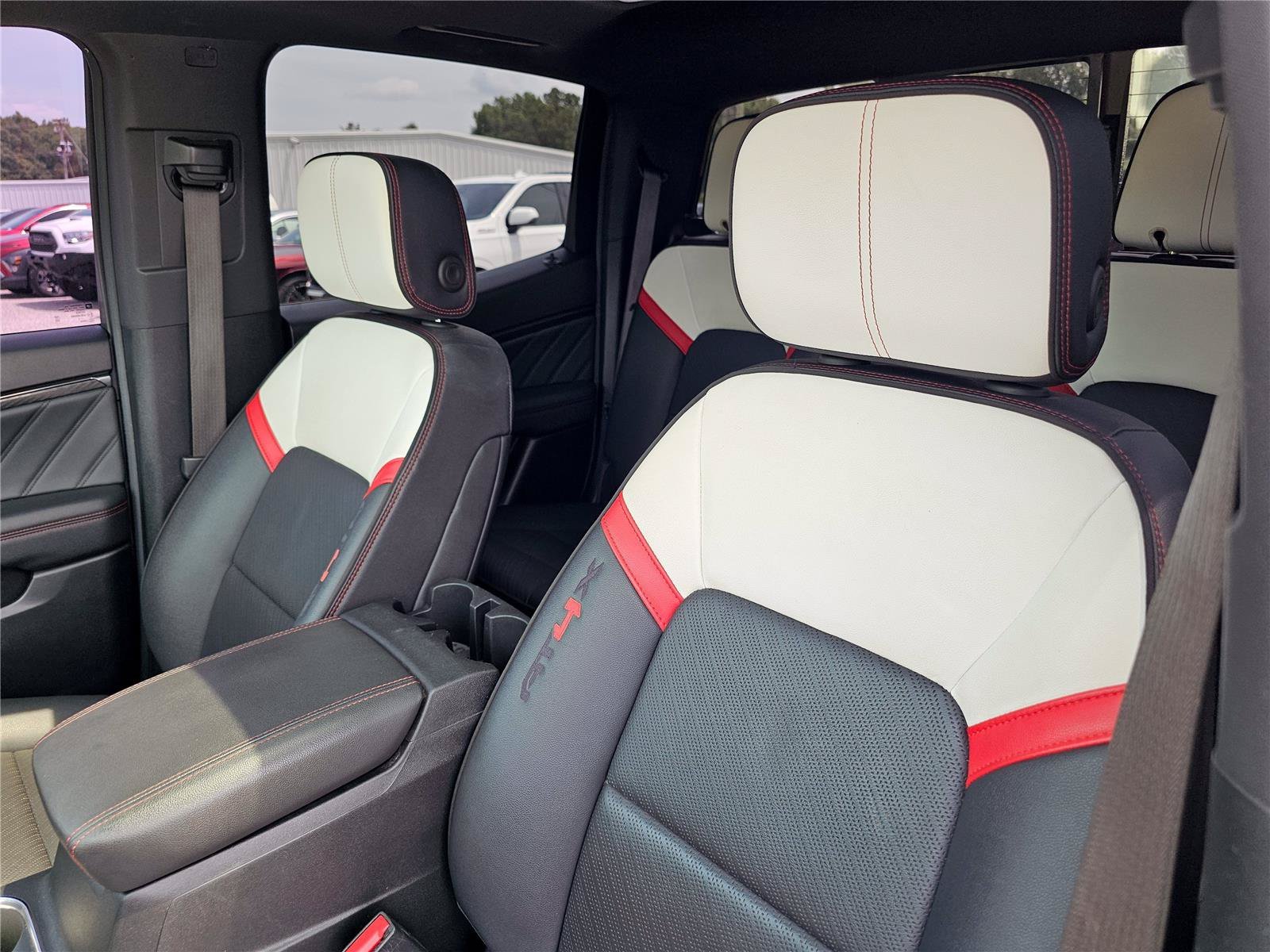 2023 GMC Canyon AT4X - Photo 17
