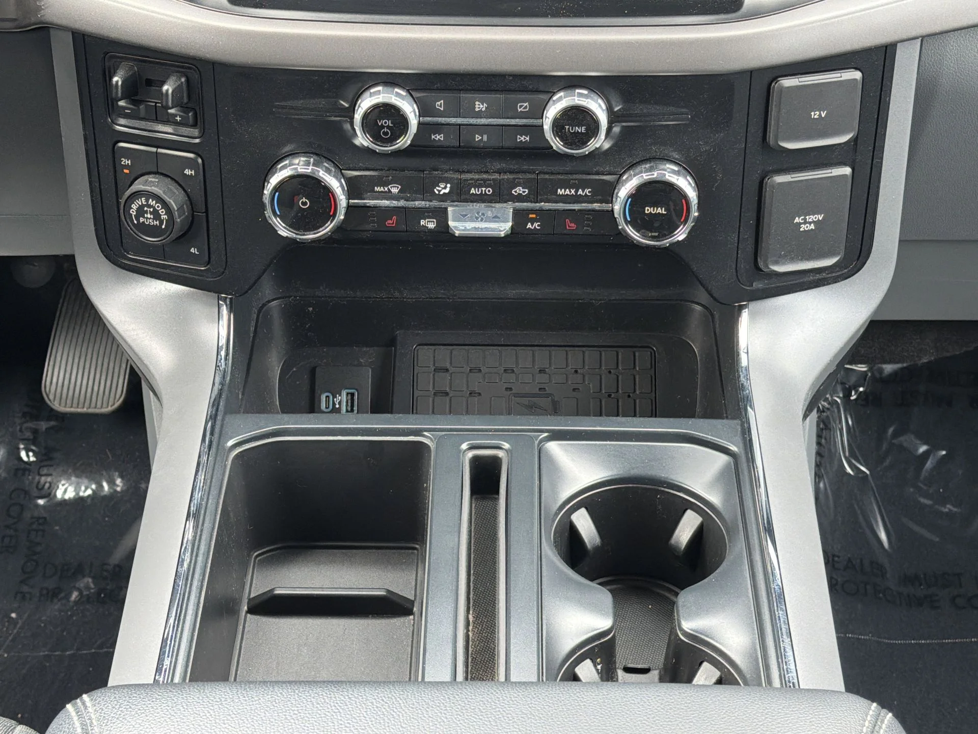 Certified Used 2024 Gray Metallic Ford XLT image 4