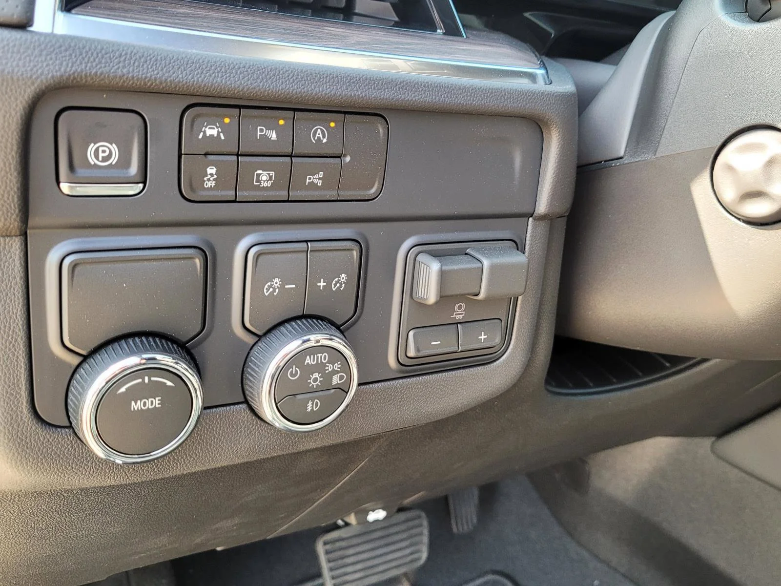2026 Chevrolet Tahoe Premier - Photo 19