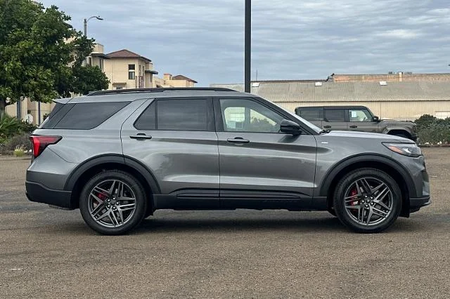 New 2026 Carbonized Gray Metallic Ford ST-Line image 28