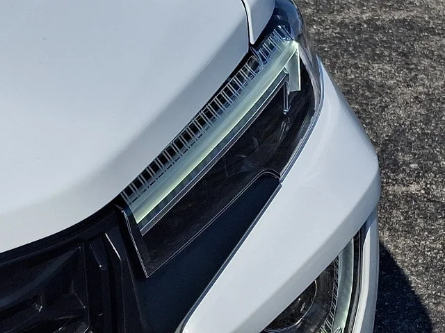 New 2026 Summit White GMC Elevation image 8