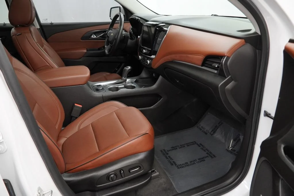 Used 2019 IRIDESCENT PEARL TRICOAT Chevrolet High Country image 33