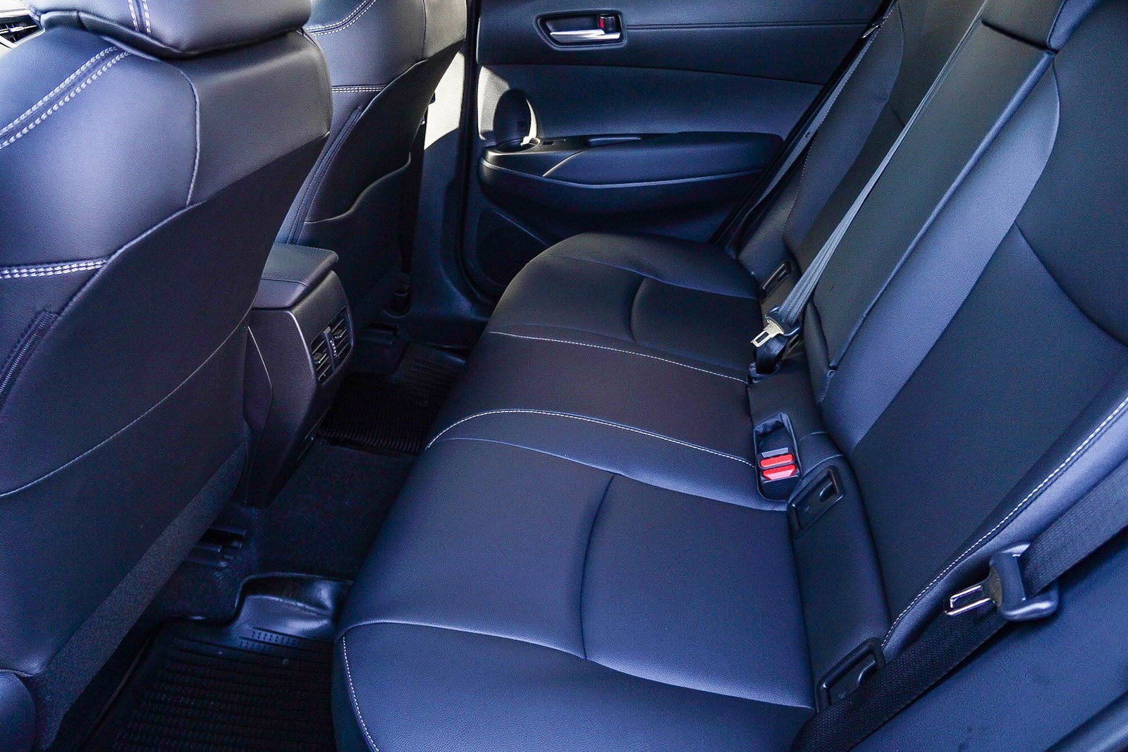 New 2026 Wind Chill Pearl Toyota XLE image 22