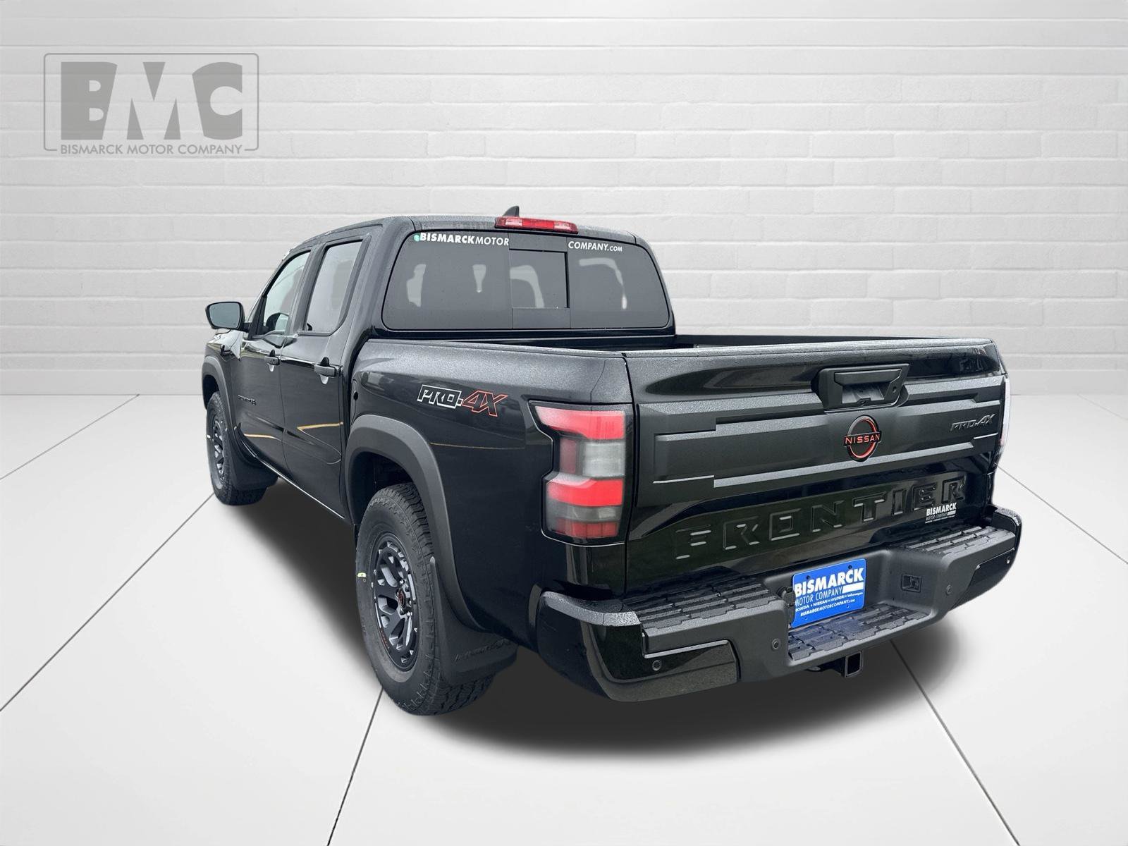 New 2027 Black Nissan PRO-4X image 4