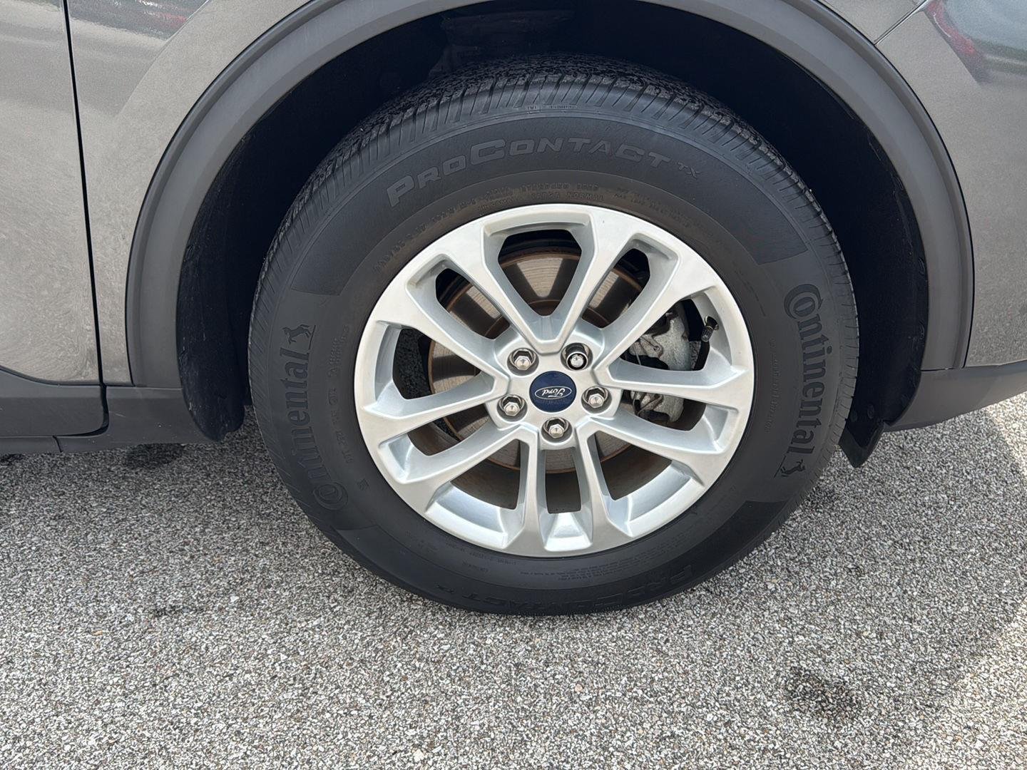 Used 2020 Magnetic Ford SE image 13