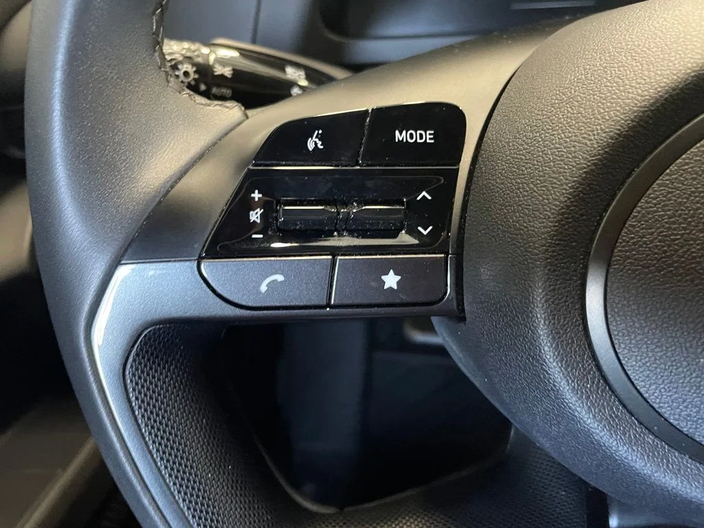 Used 2025 Gray Hyundai SEL Sport image 12