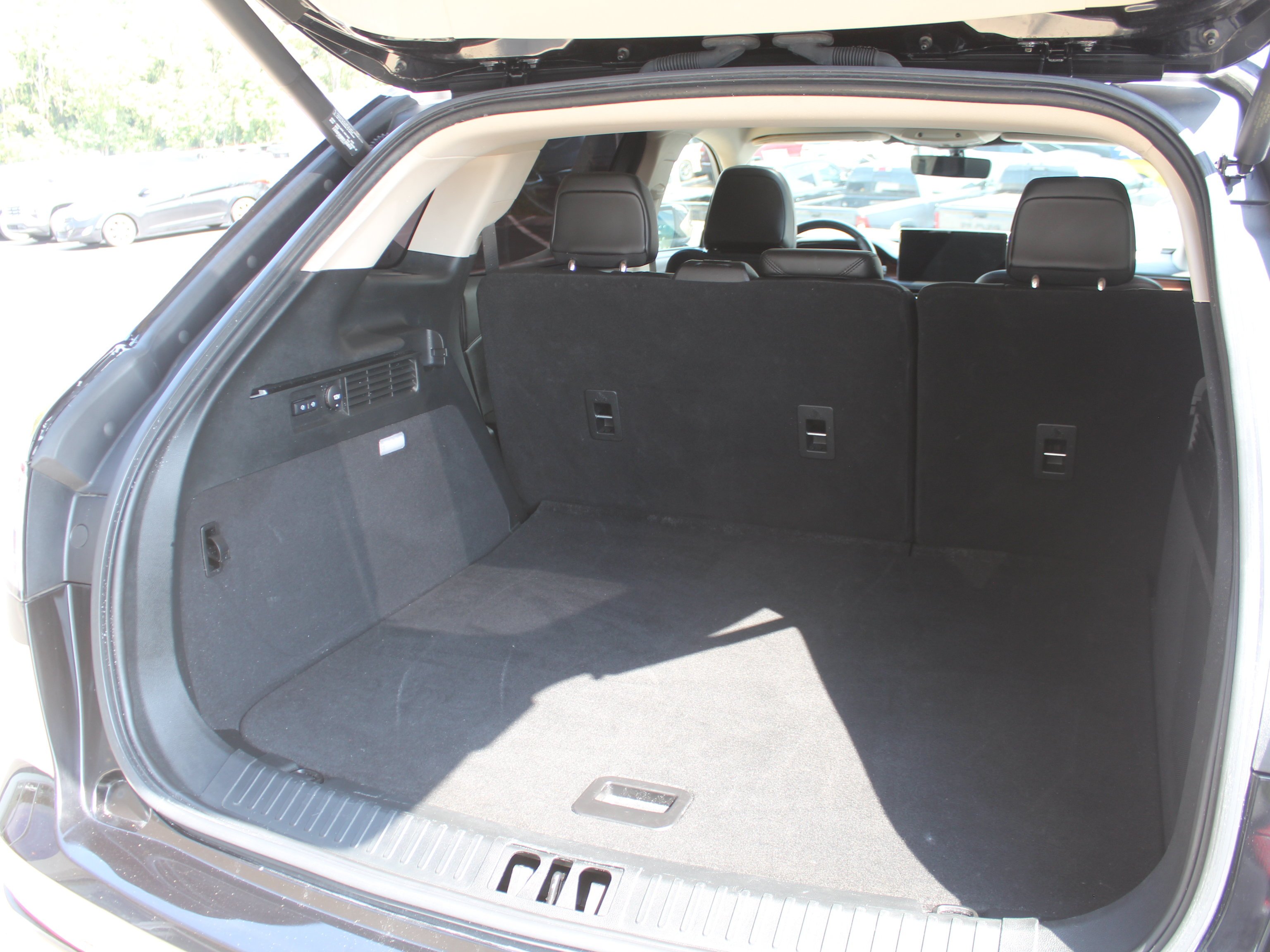 Used 2022 Black Lincoln Reserve image 32