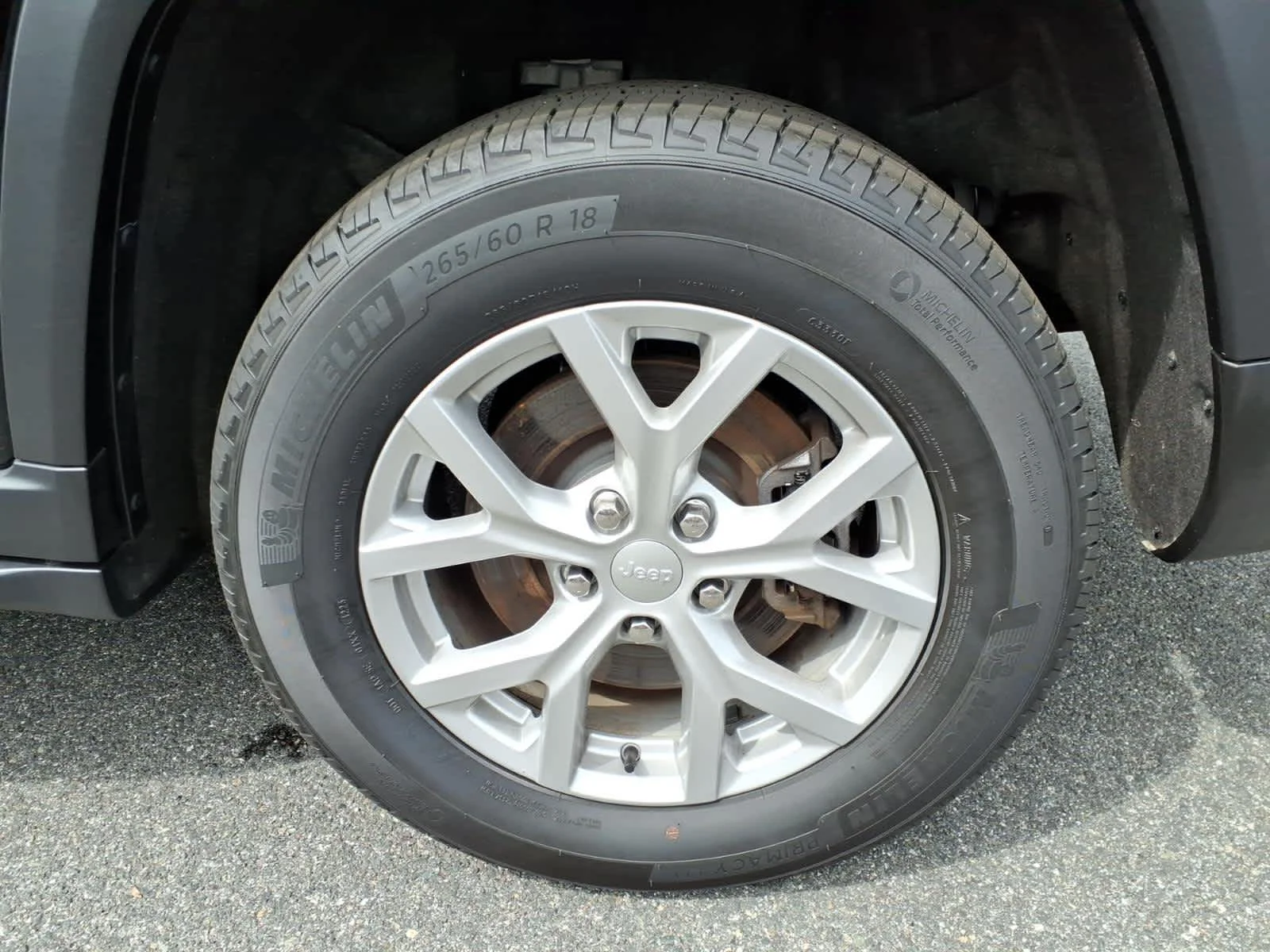 Used 2023 Diamond Black Crystal Pearlcoat Jeep Limited image 13
