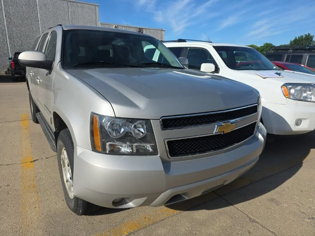 2009 Chevrolet Suburban's photo