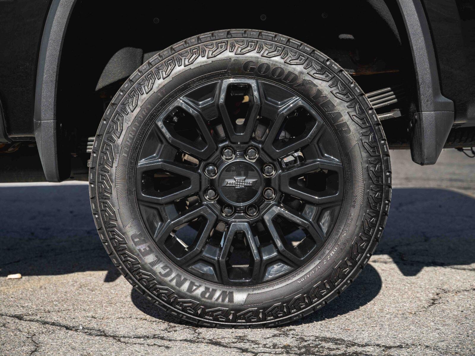 Used 2026 Black Chevrolet High Country image 18