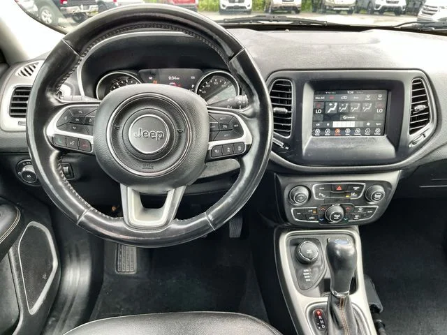 Used 2021 White Jeep Latitude image 13