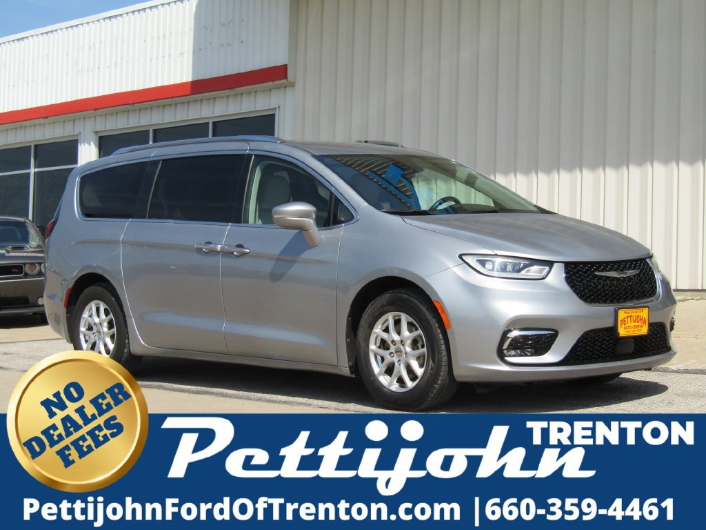Used 2021 Silver Chrysler Touring L image 1