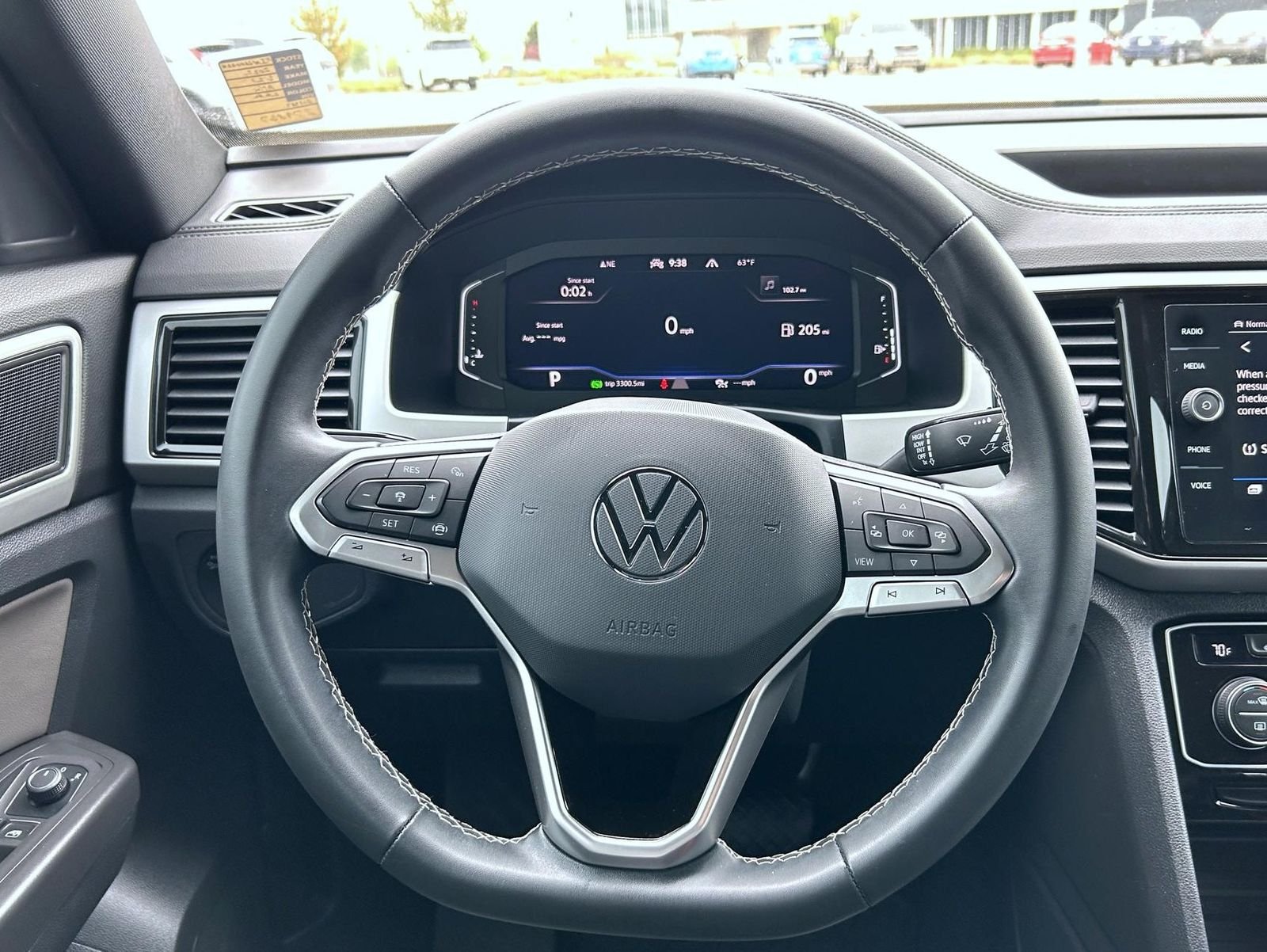 Used 2022 White Volkswagen 3.6L V6 SE w/Technology image 11