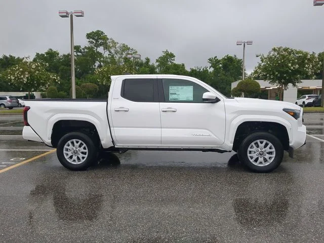 New 2026 Ice Cap Toyota SR5 image 3